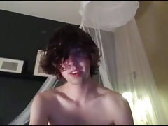 Another video of this gorgeous twink playing nude on webcam