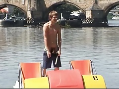 DucaDiMantua - FLIP-FLOP between young tourists