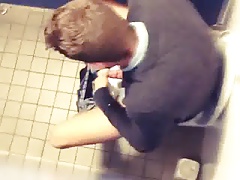 Str8 spy boy in public toilet